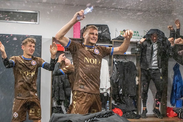 羽毛球——马来西亚公开赛：何济霆／任翔宇无缘晋级.